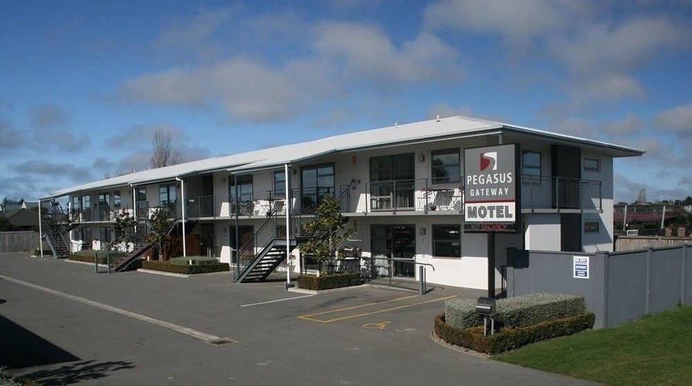 Pegasus Gateway Motels & Apartments Рангиора Экстерьер фото