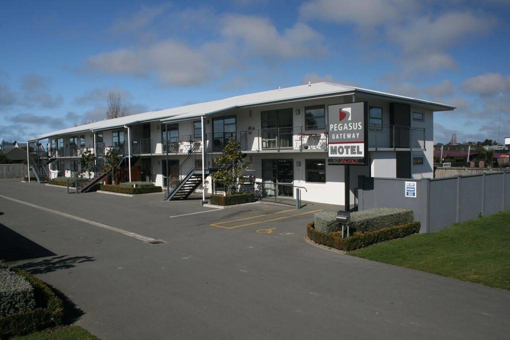 Pegasus Gateway Motels & Apartments Рангиора Экстерьер фото